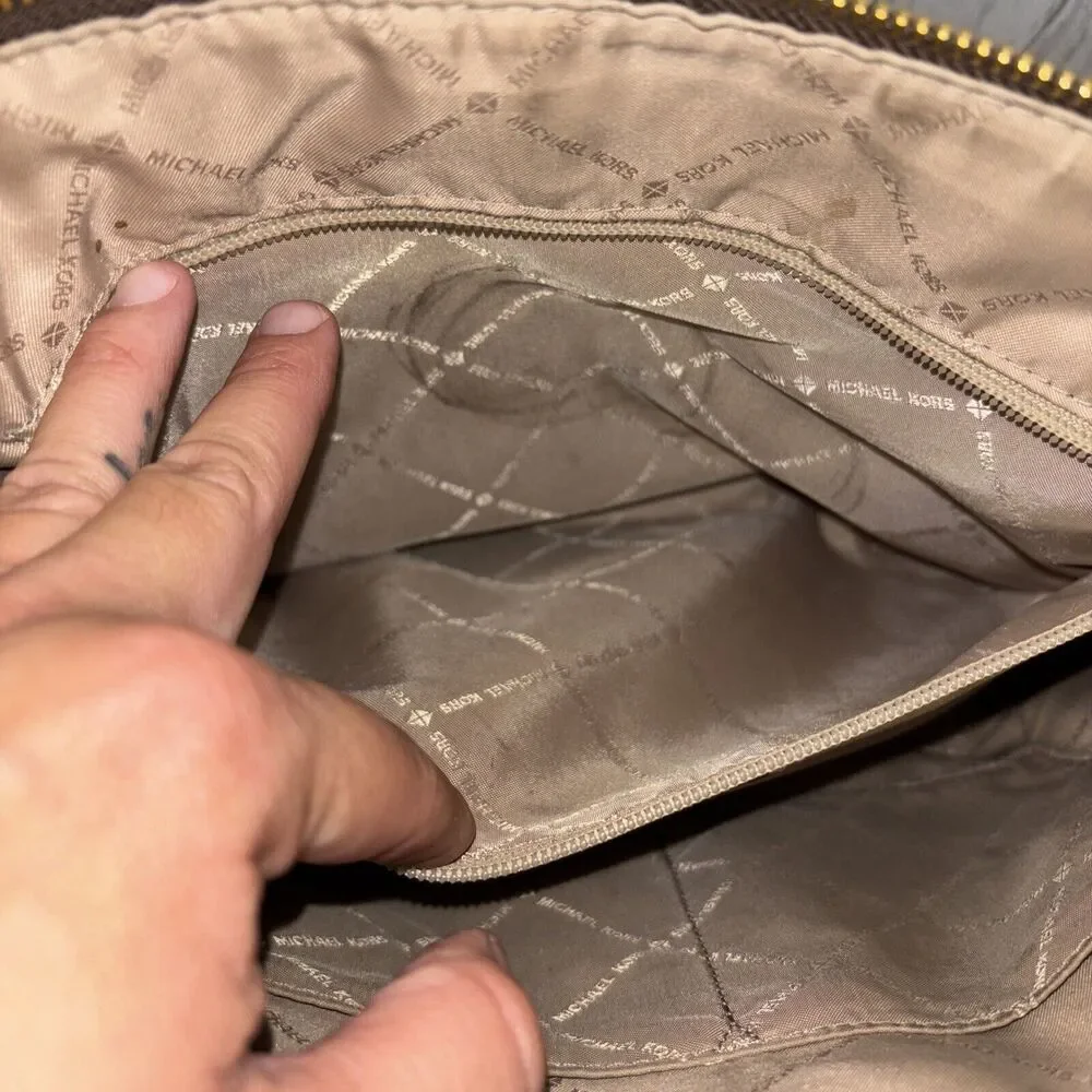 Womens Michael Kors Signature Handbag EUC - Picture 4 of 9